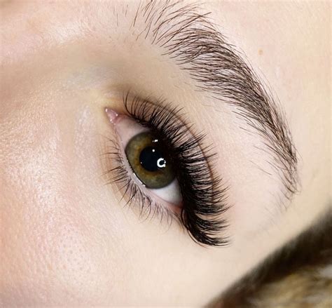 Best Medium Russian Volume Eyelash Extensions Auckland - Lashury