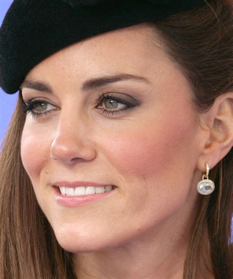 5 Things Kate Middleton Always Does — & Nobody Has Noticed | Kate makeup, Kate middleton makeup ...