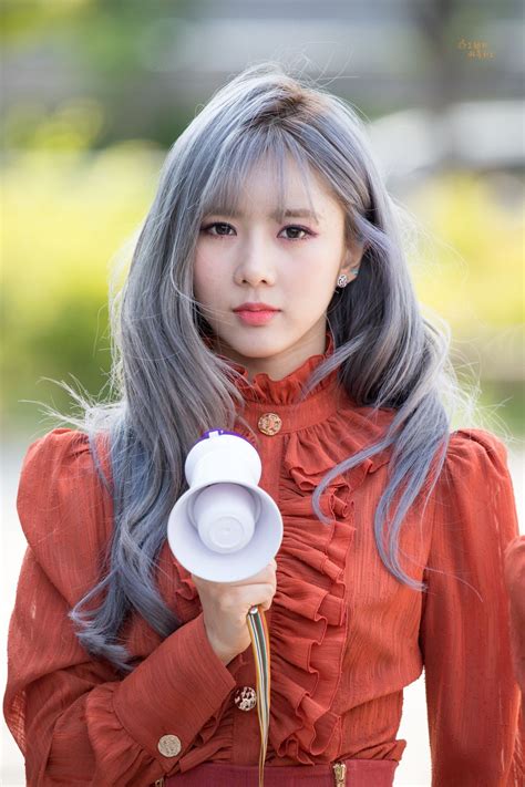 Yoohyeon DREAMCATCHER South Korean Girls, Korean Girl Groups, Polyamorous Relationship, Pin Pics ...