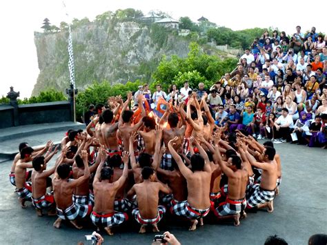 Sejarah Tari Kecak Beserta Video | Sejarah di Nusantara