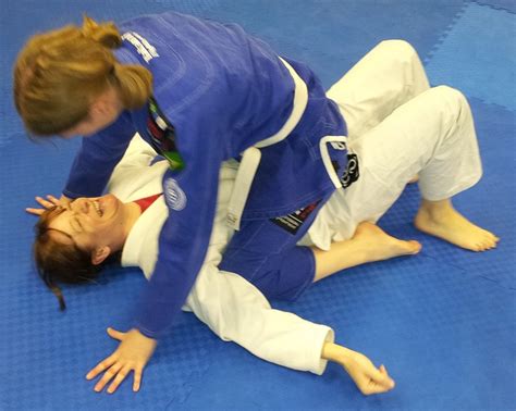 Artemis BJJ Bristol Brazilian Jiu Jitsu Mount position women's class ...