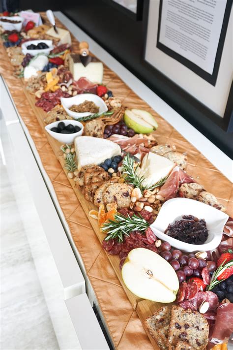 10 Awesome Italian Charcuterie Board Ideas