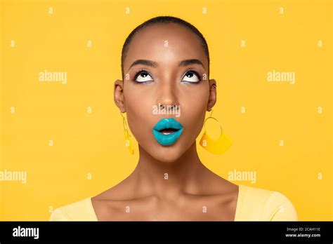 Beautiful african woman fashion hi-res stock photography and images - Alamy