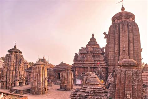 लिंगराज मंदिर(Lingaraj Mandir) : प्राचीन मंदिरों में शामिल इस भव्य ...