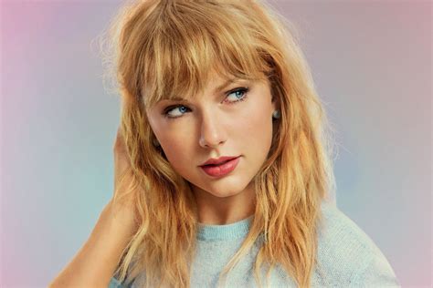 Taylor Swift Women Blonde Singer Long Hair Blue Eyes Simple Background Gradient Wallpaper ...