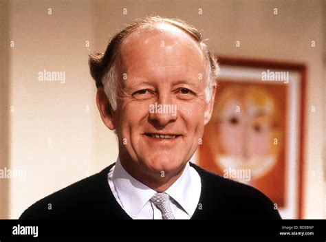 FRANK BOUGH - BBC news presenter about 1980 Stock Photo - Alamy