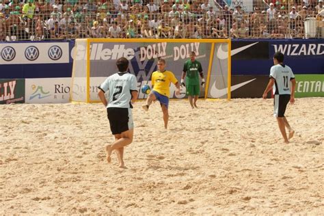 Tudo sobre o futebol de areia - ClickGrátis