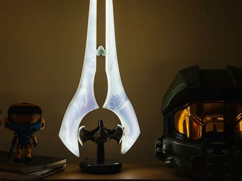 Toynk Halo Energy Sword Replica LED desktop lamp is inspired by the Sangheili weapon » Gadget Flow