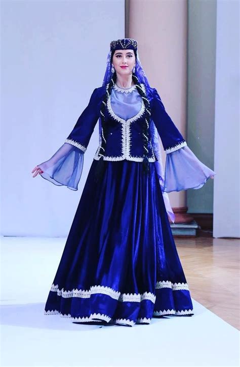 Azerbaijan traditional garment Azerbaijan National Clothing Long Sleeve ...