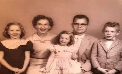 Marsha Blackburn Family Picture, Young Photos, Age, Height, Contact ...