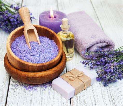 HOW DO LAVENDER OILS MAKE YOU SLEEP? – Help U Sleep