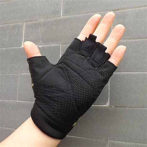 New Gym Gloves Screen Breathable Wearable Protective Fingerless Gloves ...