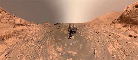 Stunning New NASA Curiosity Rover Selfie on Mars