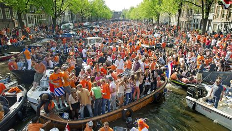 Kings Day Netherlands, Amsterdam April | Kings day amsterdam, I amsterdam, Festivals around the ...