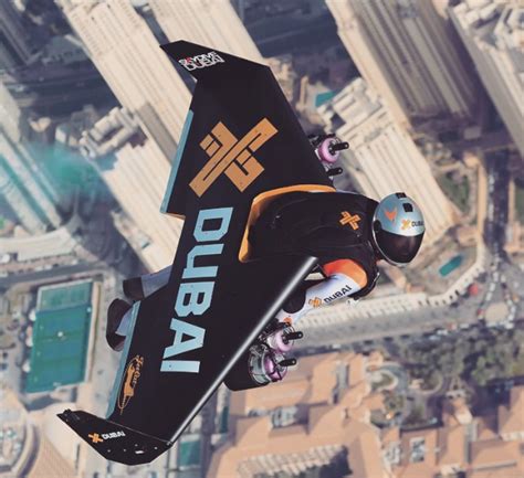 VIDEO: Jetman Dubai (Yves Rossy) new stunt - What's On