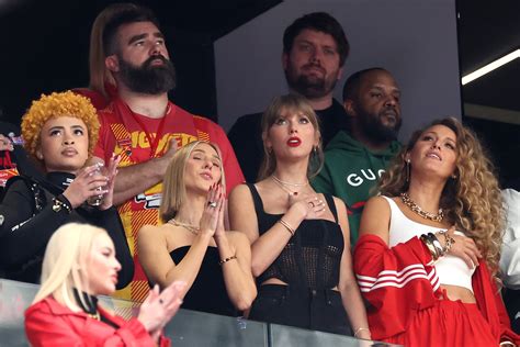 Taylor Swift Introduced Jason Kelce and Ice Spice at the Super Bowl ...