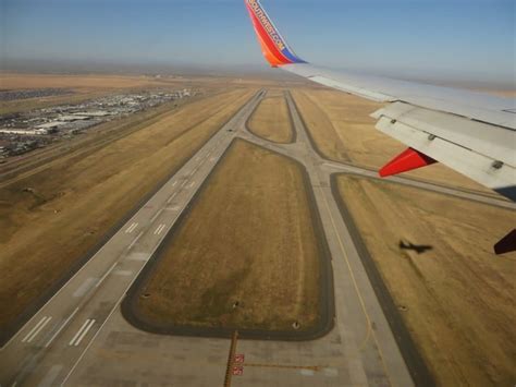 Top 10 Longest Runways in the US - Aero Corner