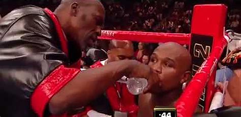 Floyd Mayweather - Roger Mayweather Classic In Fight Adjustments