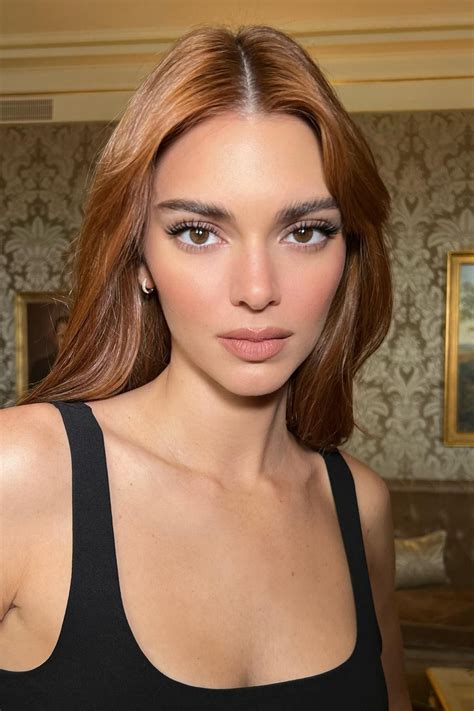 All The Details Behind Kendall Jenner’s Glowy Beauty Look, According To ...