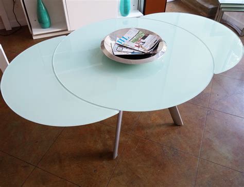 Round Expandable Dining Room Tables