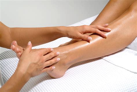 Relaxing foot & leg massage in 8 steps | PRONAILS Global