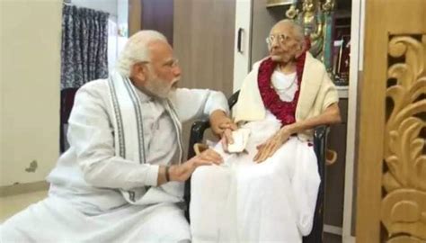 PM Narendra Modi visits his mother Heeraben Modi on her 100th birthday - WATCH | India News ...