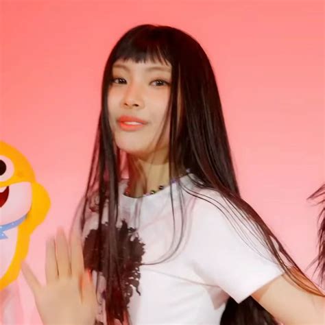 newjeans hyein icon T Shirts For Women, Icon, Anime, Tops, Fashion ...