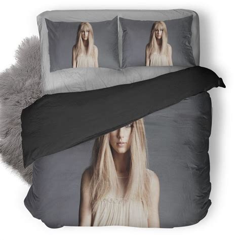 Taylor Swift Blonde Bedding Set | Taylor swift, Bedding set, Bed