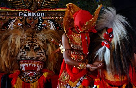 JAWA ADI: Sejarah reog ponorogo