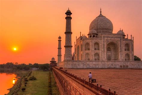 Sunrise at Taj Mahal: Travel Guide & Tips 2024