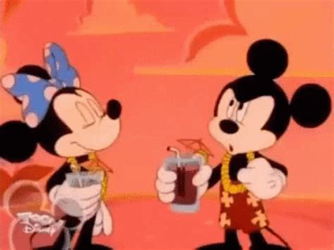 Mickey Mouse Minnie Mouse GIF - Mickey Mouse Minnie Mouse Kiss - Discover & Share GIFs