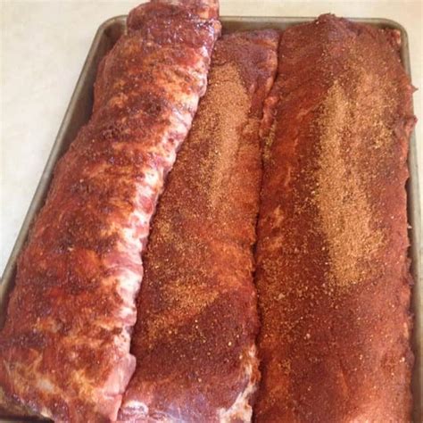 How to Smoke Ribs on a Weber Smokey Mountain - ThingsMenBuy.com