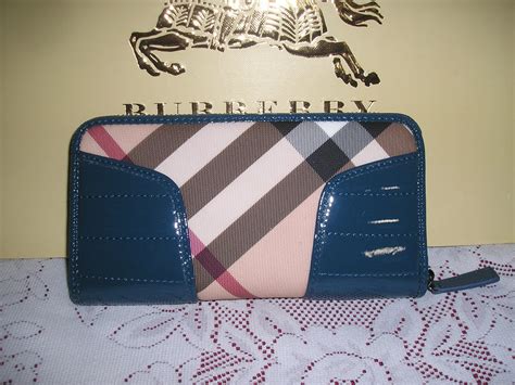 Lady Connection: Burberry Wallet