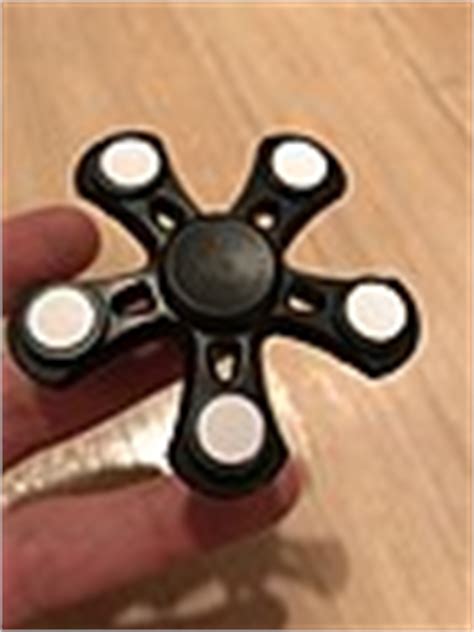 Category:Fidget spinners – Wikimedia Commons