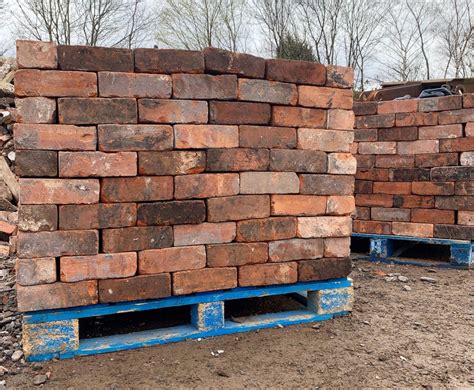 How Much Does A Pallet Of Bricks Weigh?