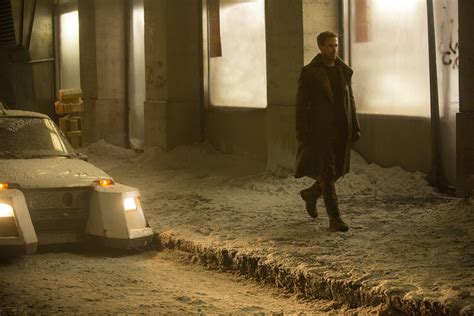 Check out new images from sets of Ryan Gosling & Harrison Ford's 'Blade ...