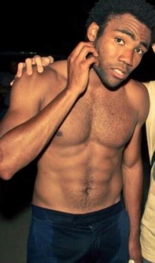 Donald Glover weight, height and age. Body measurements!