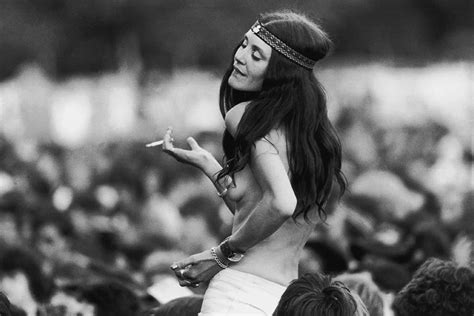 Woodstock 1969, the festival where the hippie fashion became trend - Ibiza Global TV