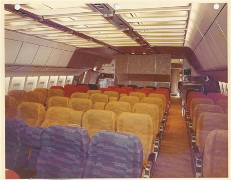 Air Canada L-1011 TriStar - Coach Cabin | Aircraft interiors, Airplane interior, Vintage airlines