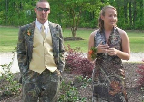 53 Prom Photo Fails That Will Make You Glad You're Not 17 Anymore