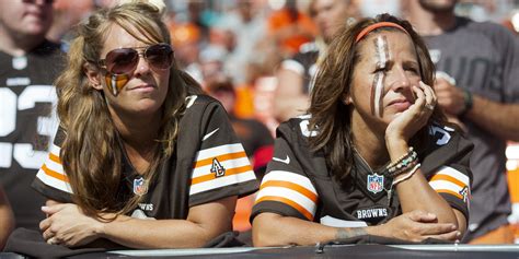 Browns Fans Hold Banner Upside Down During Game Against Steelers (PHOTO ...