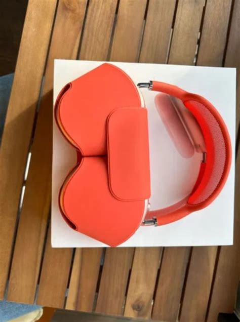 Airpods Max Red