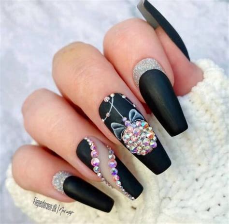 40+ Trendy Black Christmas Nails Design Ideas