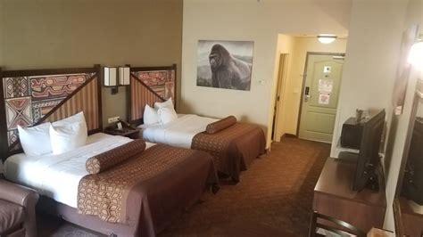 Discover the Tropical Staycation Getaway at Kalahari Sandusky