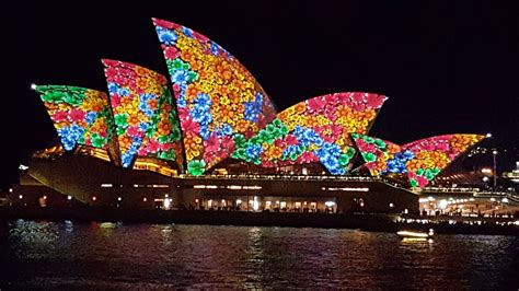 Sydney - City and Suburbs: Sydney Opera House, Vivid Sydney, Songlines