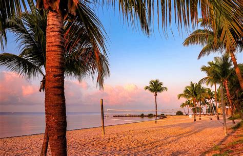 Beach Thursday Pic of the Week – Smathers Beach, Key West | Beach Bar Bums