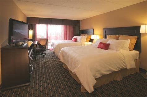 Park at Crowne Plaza Milwaukee Airport (MKE) | One Stop Parking