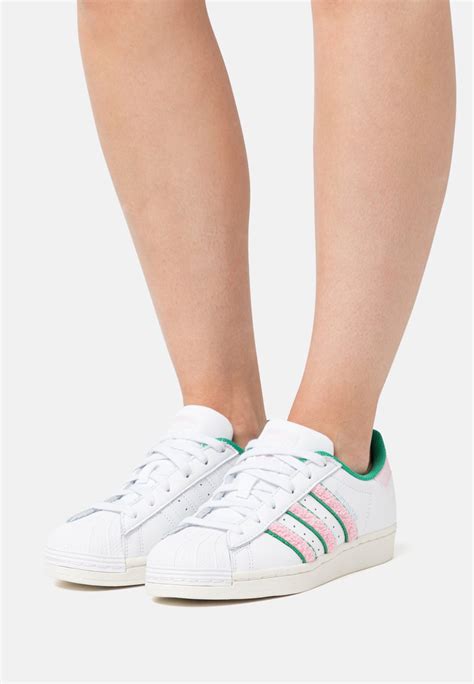 adidas Originals SUPERSTAR - Tenisice - footwear white/clear pink/semi court green/bijelo ...