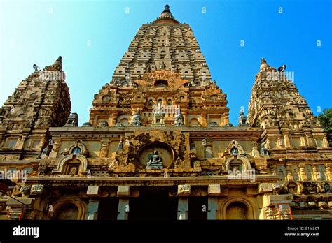 Mahabodhi Mahavihara temple in Bodhgaya Stock Photo - Alamy