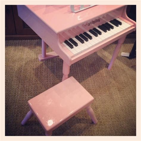 pink piano!